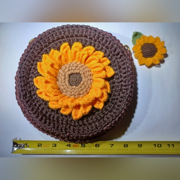 Sunflower Crochet Crossbody EUC - Picture 6 of 9